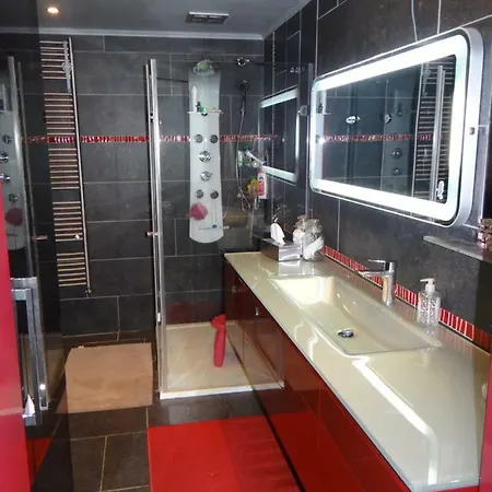 Nid Du Bonheur Villa *